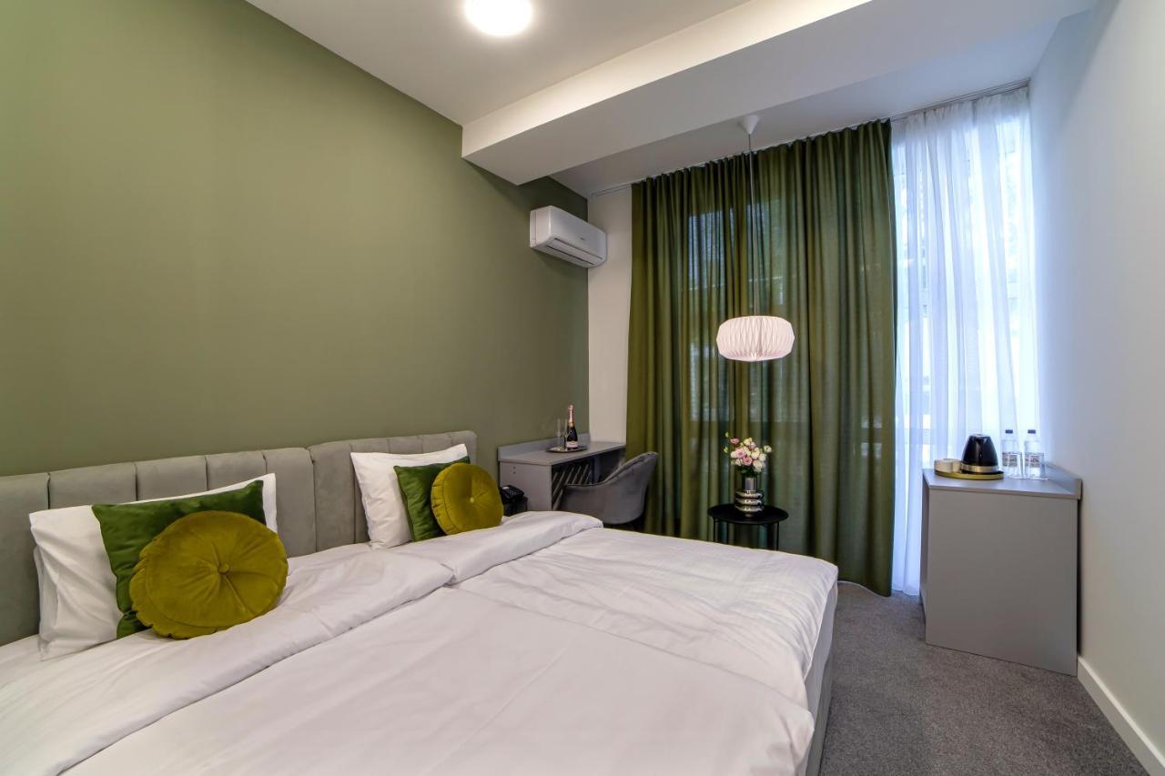 Aurora Hotel By Benefice Erevan Esterno foto